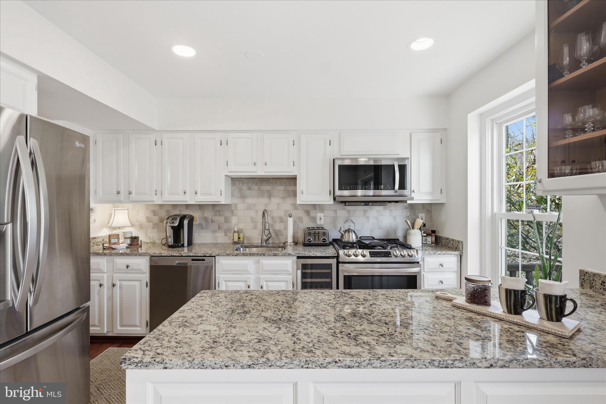 2184 Pond View Court Reston, VA 20191 - Photo 14 of 45