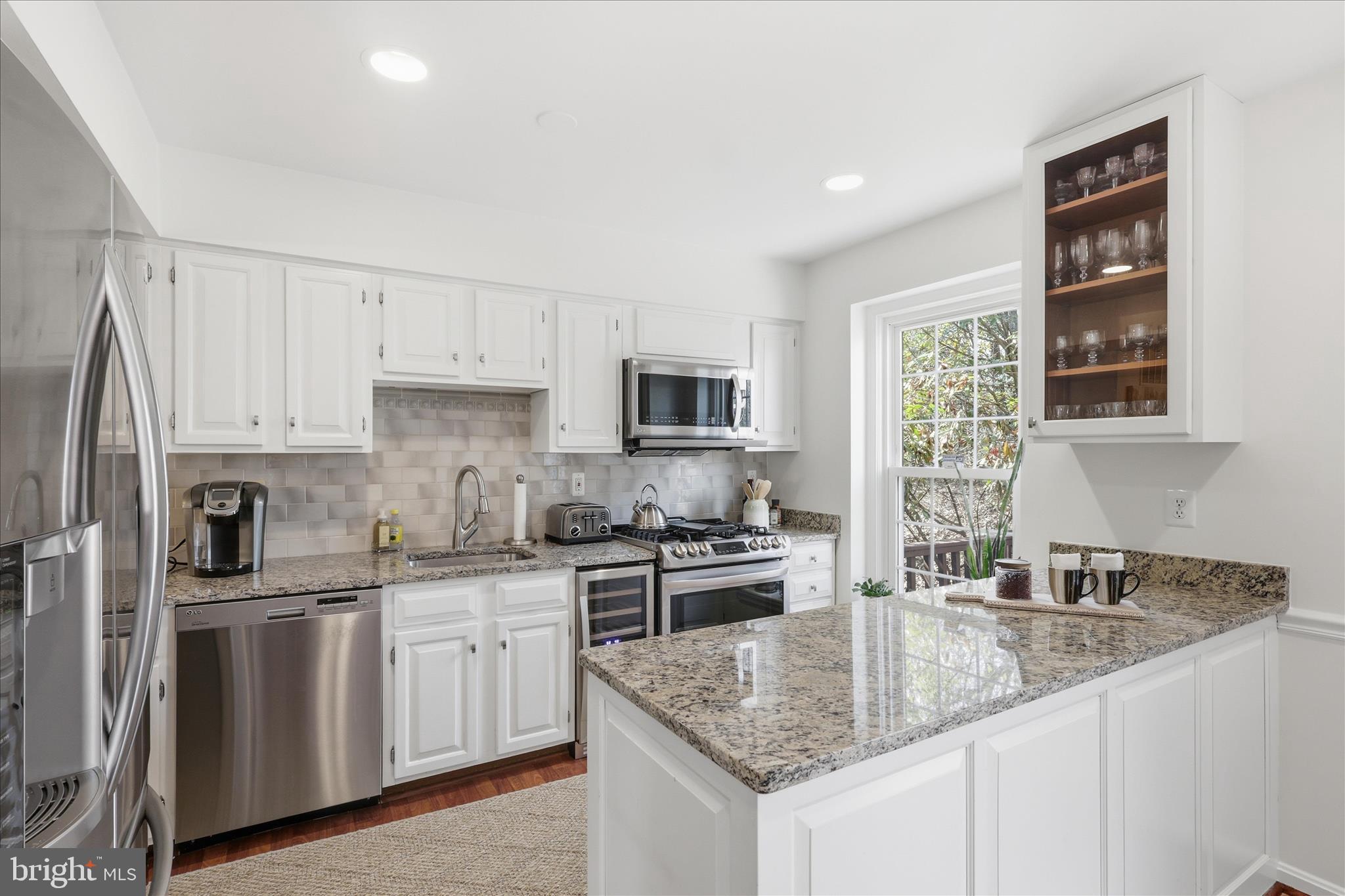 2184 Pond View Court Reston, VA 20191 - Photo 15 of 45