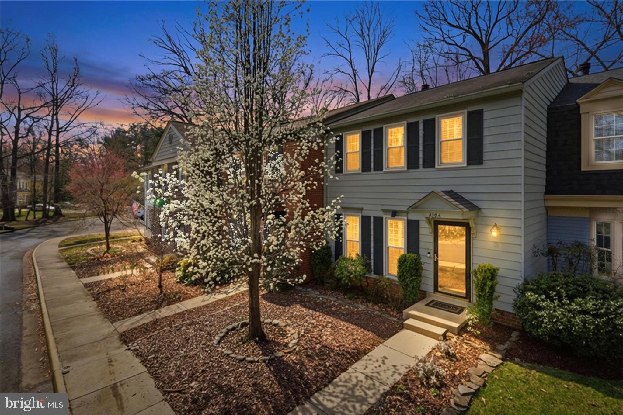 2184 Pond View Court Reston, VA 20191 - Photo 3 of 45