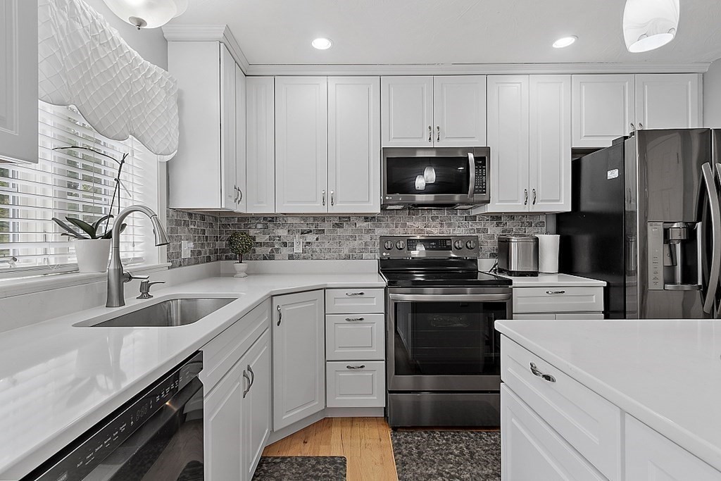 1 Green Leaf Road Bridgewater, MA 02324 - Photo 12 of 42 Gallery Image 12