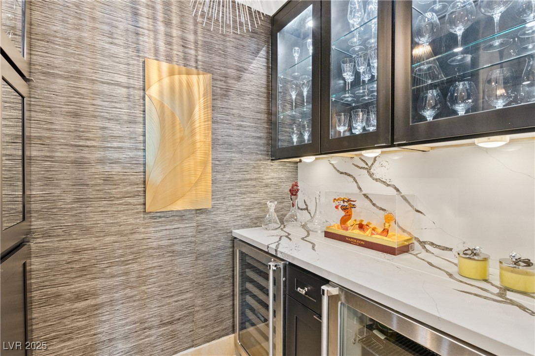 9101 Alta Drive, Unit 505 Las Vegas, NV 89145 - Photo 20 of 64 Indoor dry bar with beverage cooler