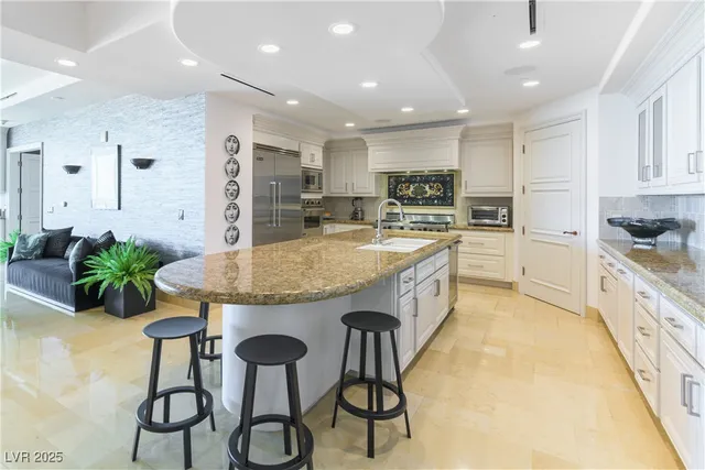 $1,950,000 | 9101 Alta Drive, Unit 505, Las Vegas, NV 89145