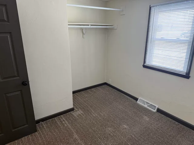 $150,000 | 1001 39th Avenue, Rockford, IL 61109