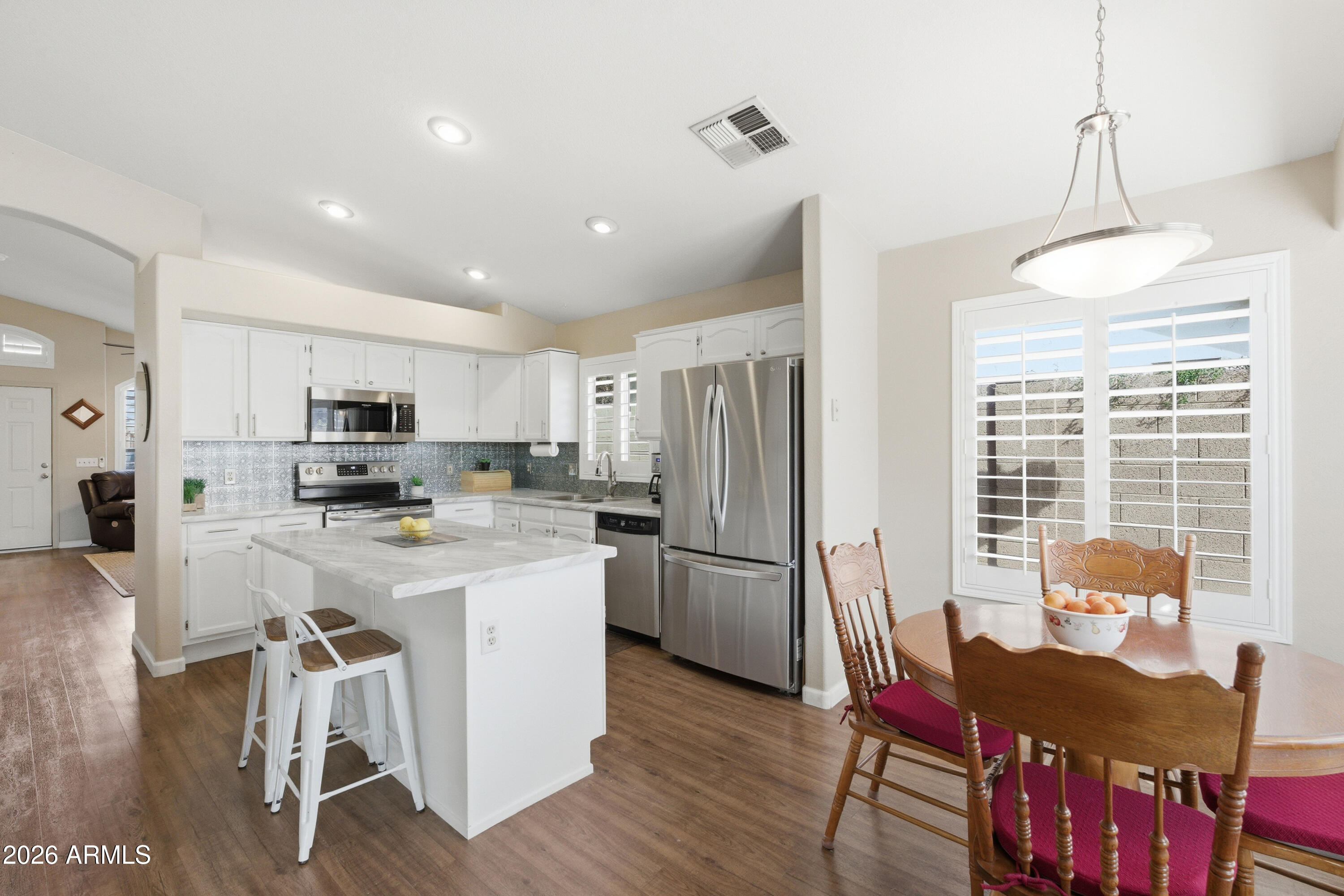 625 West Sagebrush Street Gilbert, AZ 85233 - Photo 16 of 52 3b