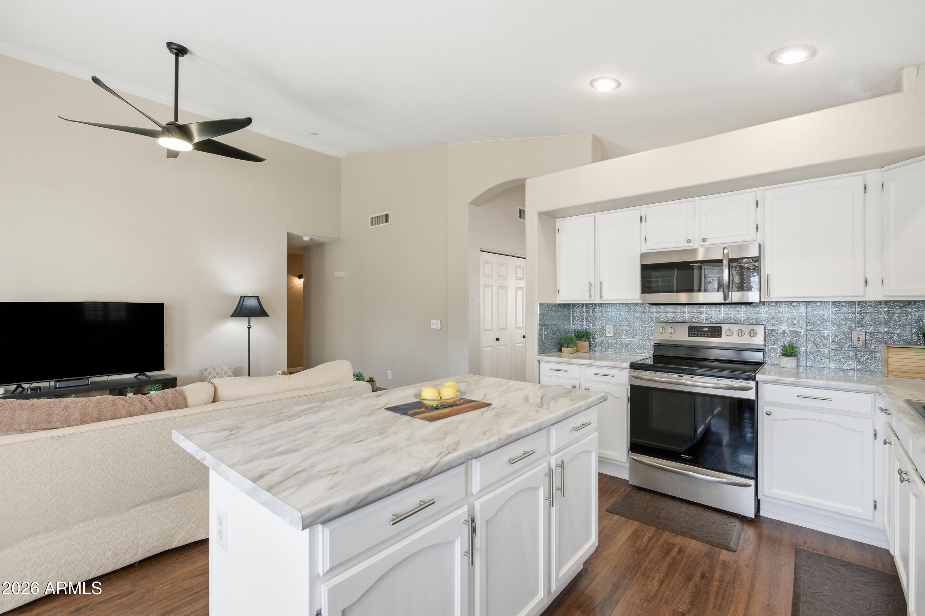 625 West Sagebrush Street Gilbert, AZ 85233 - Photo 17 of 52 3c