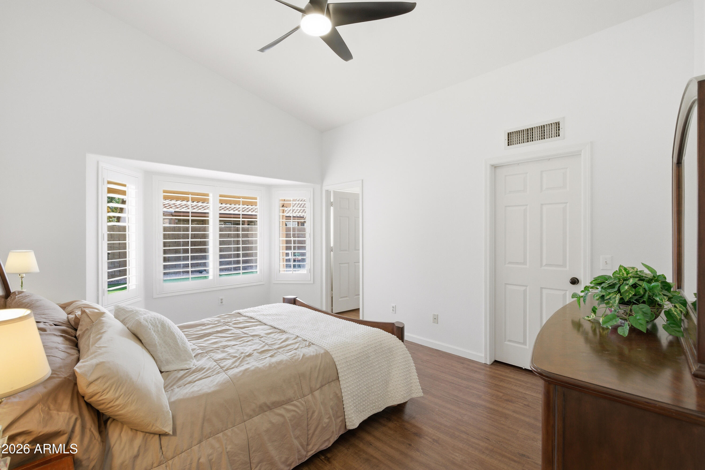 625 West Sagebrush Street Gilbert, AZ 85233 - Photo 24 of 52 4a primary bedroom