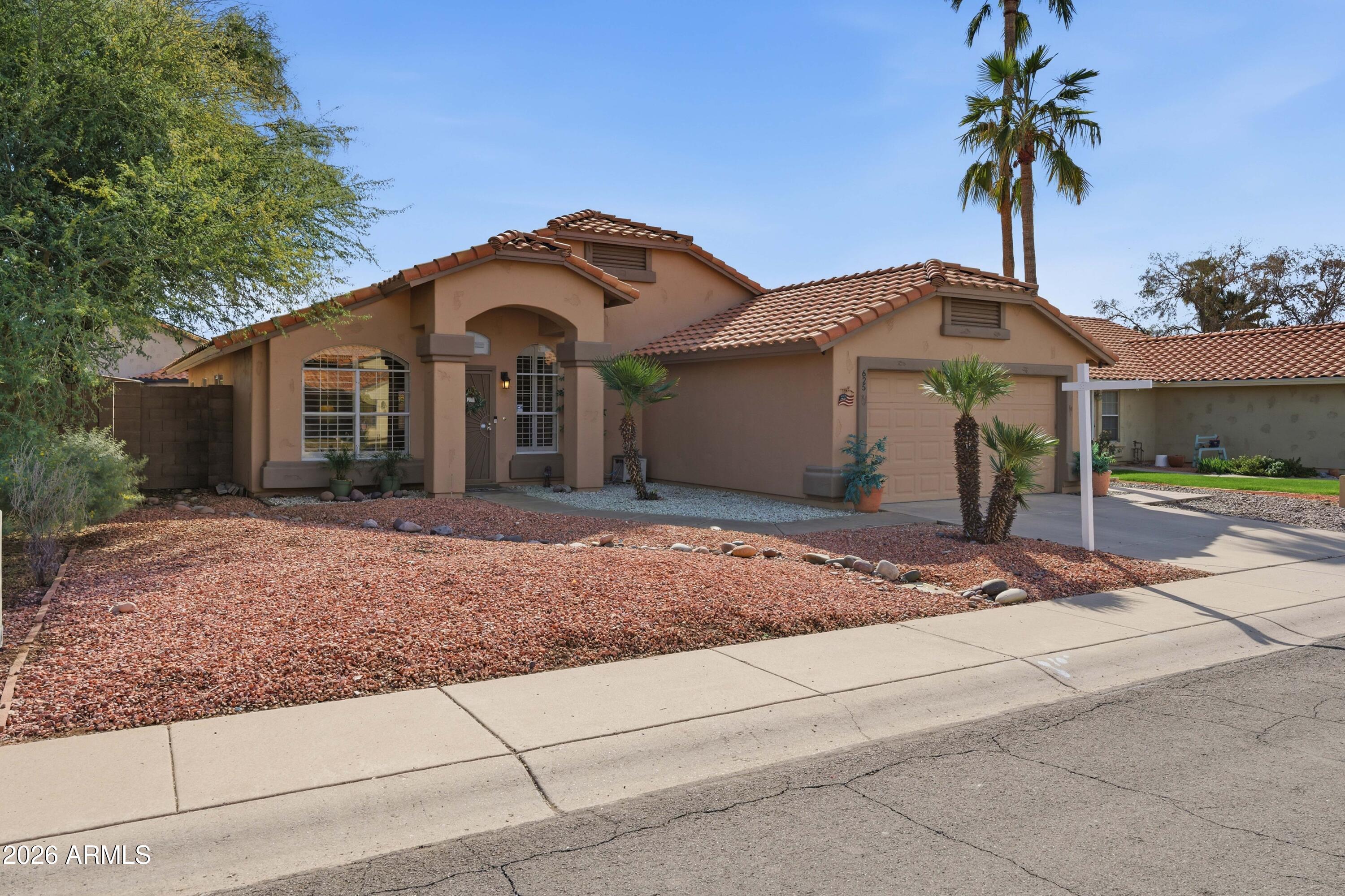 625 West Sagebrush Street Gilbert, AZ 85233 - Photo 6 of 52 1b