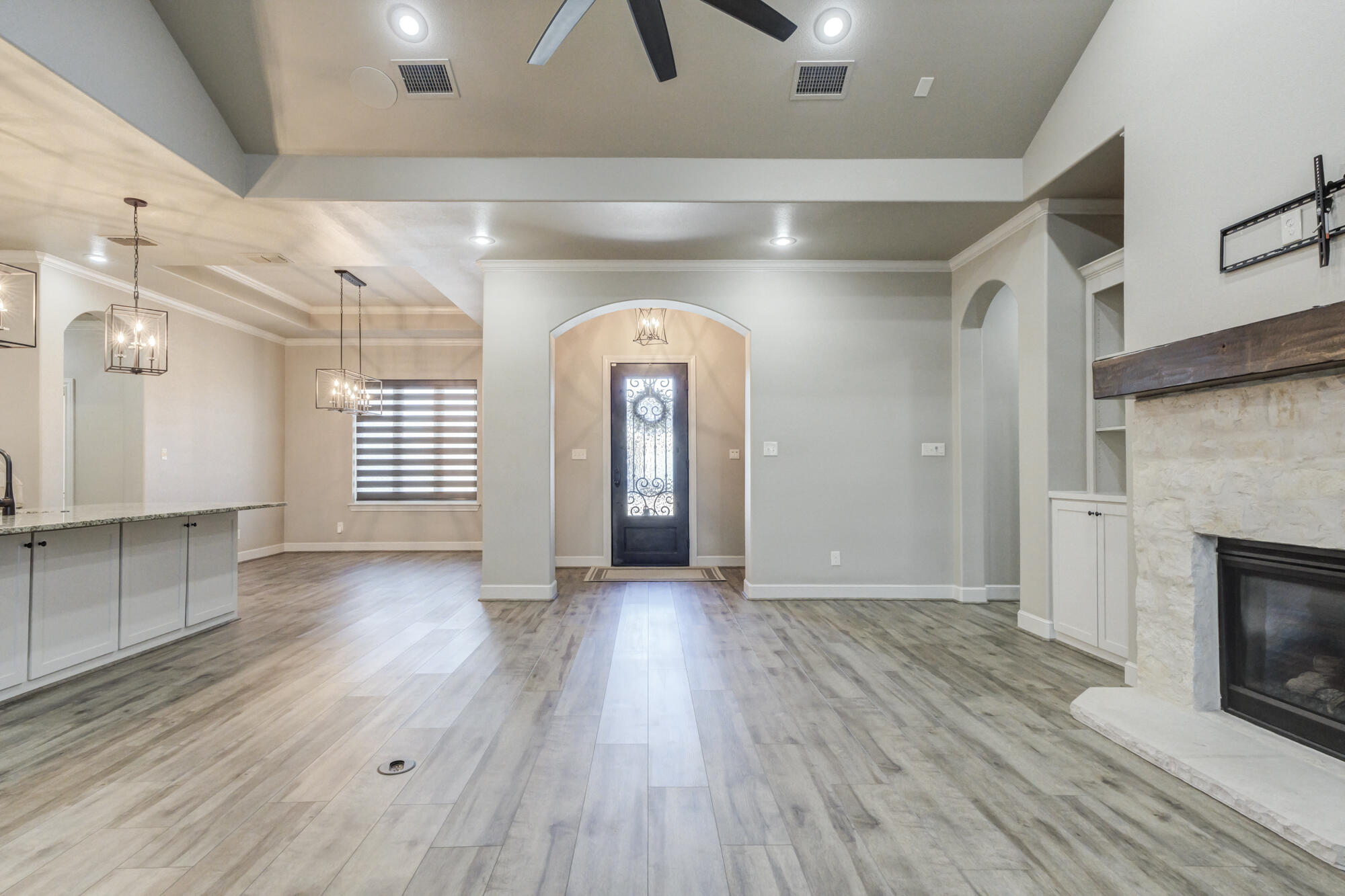 617 North 9th Street Wolfforth, TX 79382 - Photo 15 of 62 617-N-9th-St_Wolfforth-TX_6_Living-Room