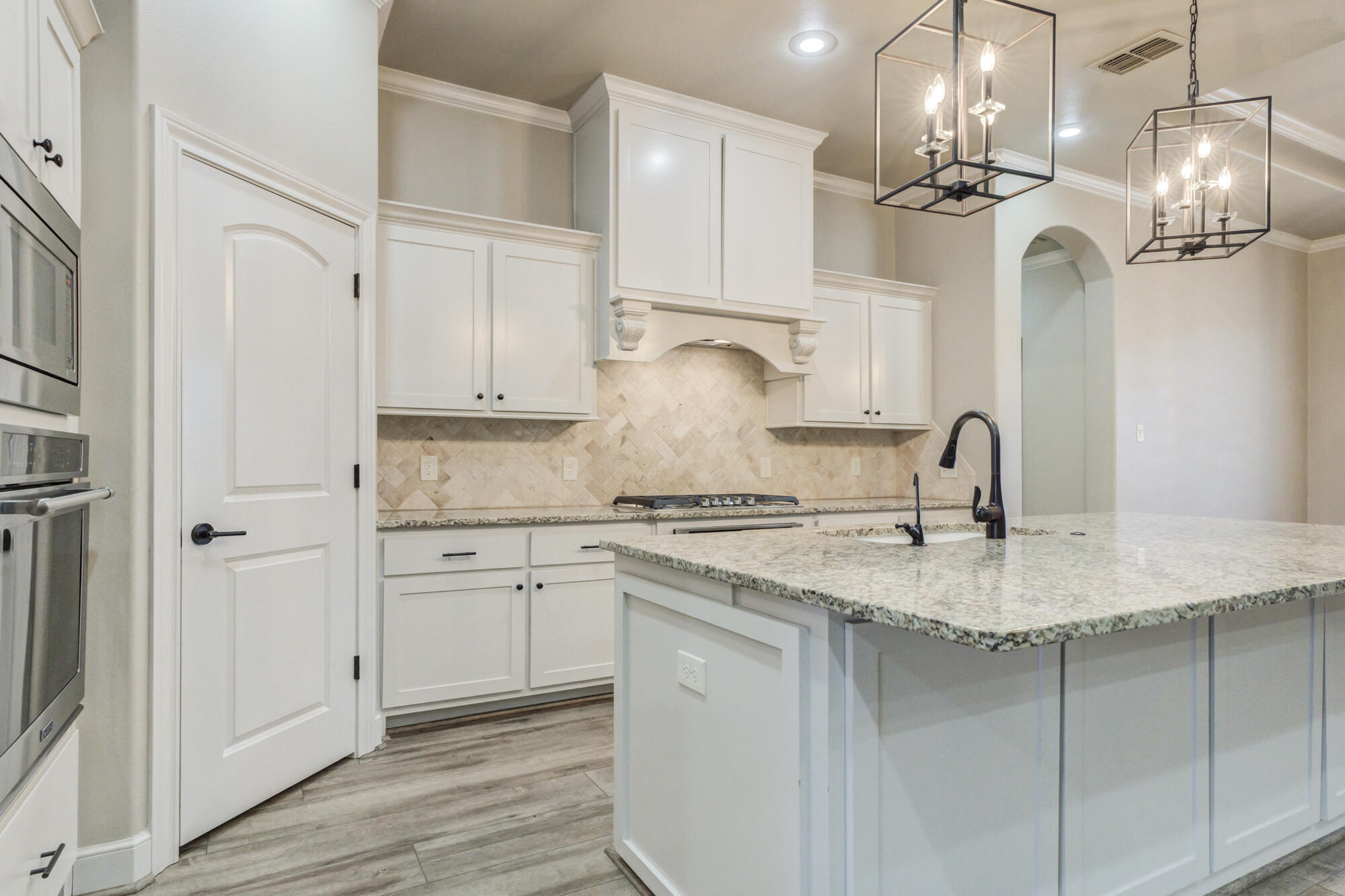 617 North 9th Street Wolfforth, TX 79382 - Photo 19 of 62 617-N-9th-St_Wolfforth-TX_11_Kitchen