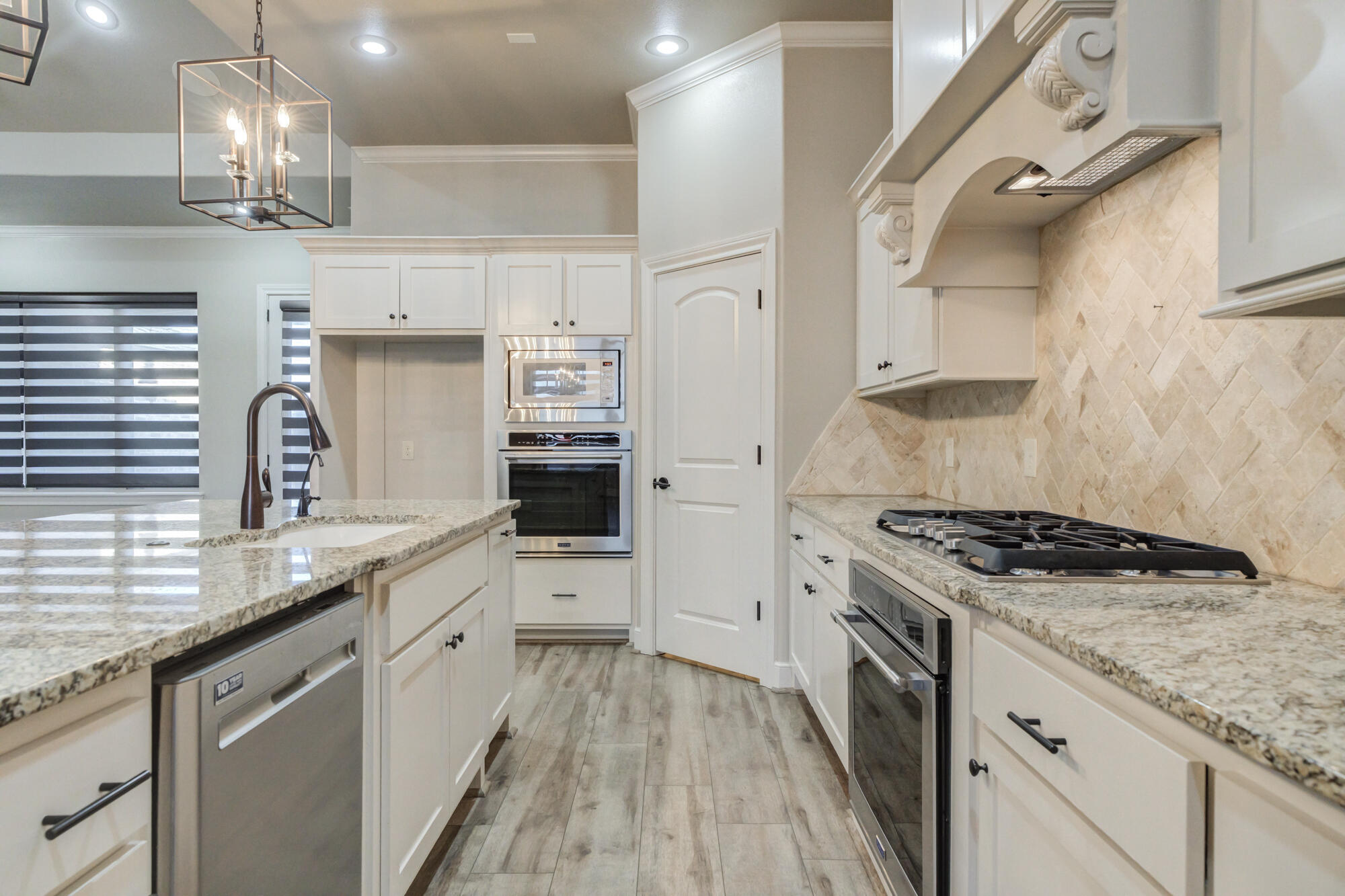 617 North 9th Street Wolfforth, TX 79382 - Photo 24 of 62 617-N-9th-St_Wolfforth-TX_16_Kitchen
