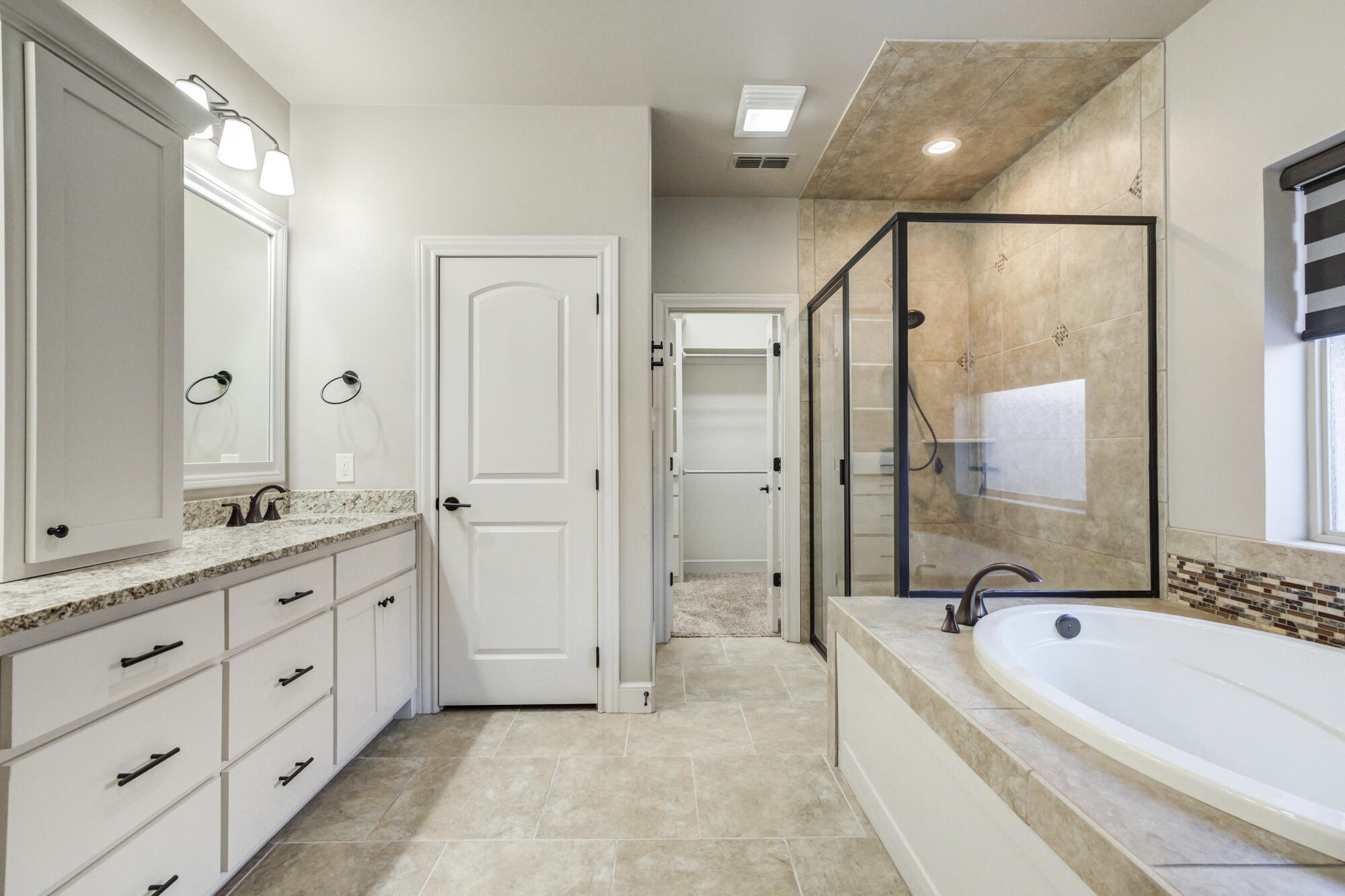 617 North 9th Street Wolfforth, TX 79382 - Photo 33 of 62 617-N-9th-St_Wolfforth-TX_33_Primary-Bat