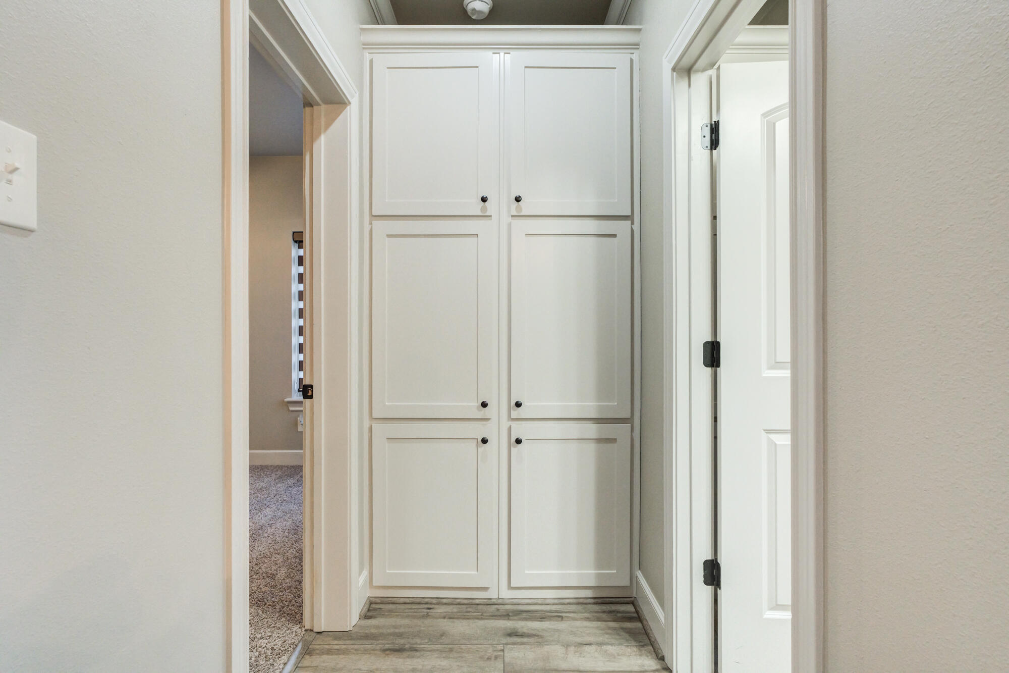 617 North 9th Street Wolfforth, TX 79382 - Photo 39 of 62 617-N-9th-St_Wolfforth-TX_21_Hallway