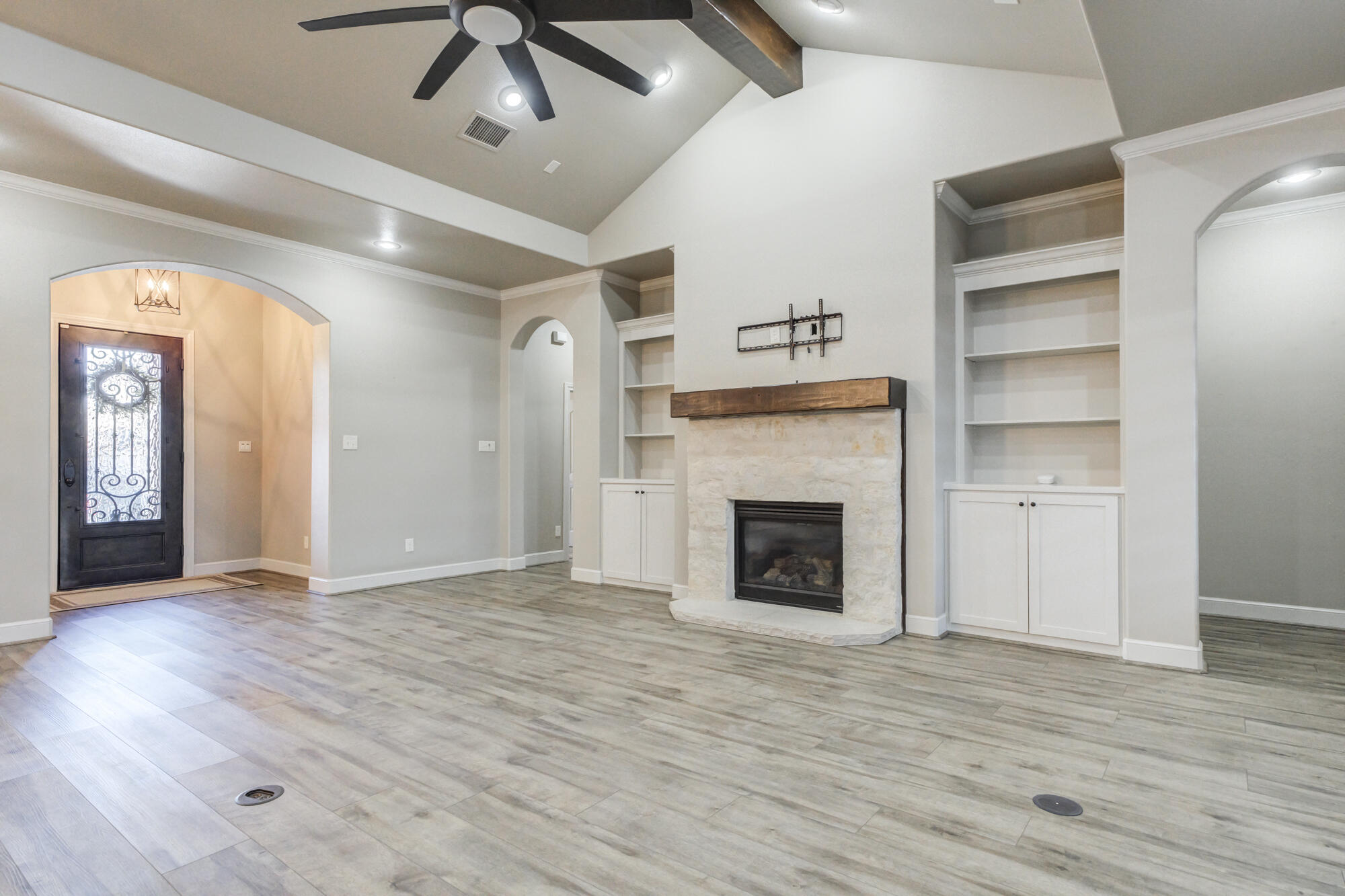 617 North 9th Street Wolfforth, TX 79382 - Photo 5 of 62 617-N-9th-St_Wolfforth-TX_7_Living-Room