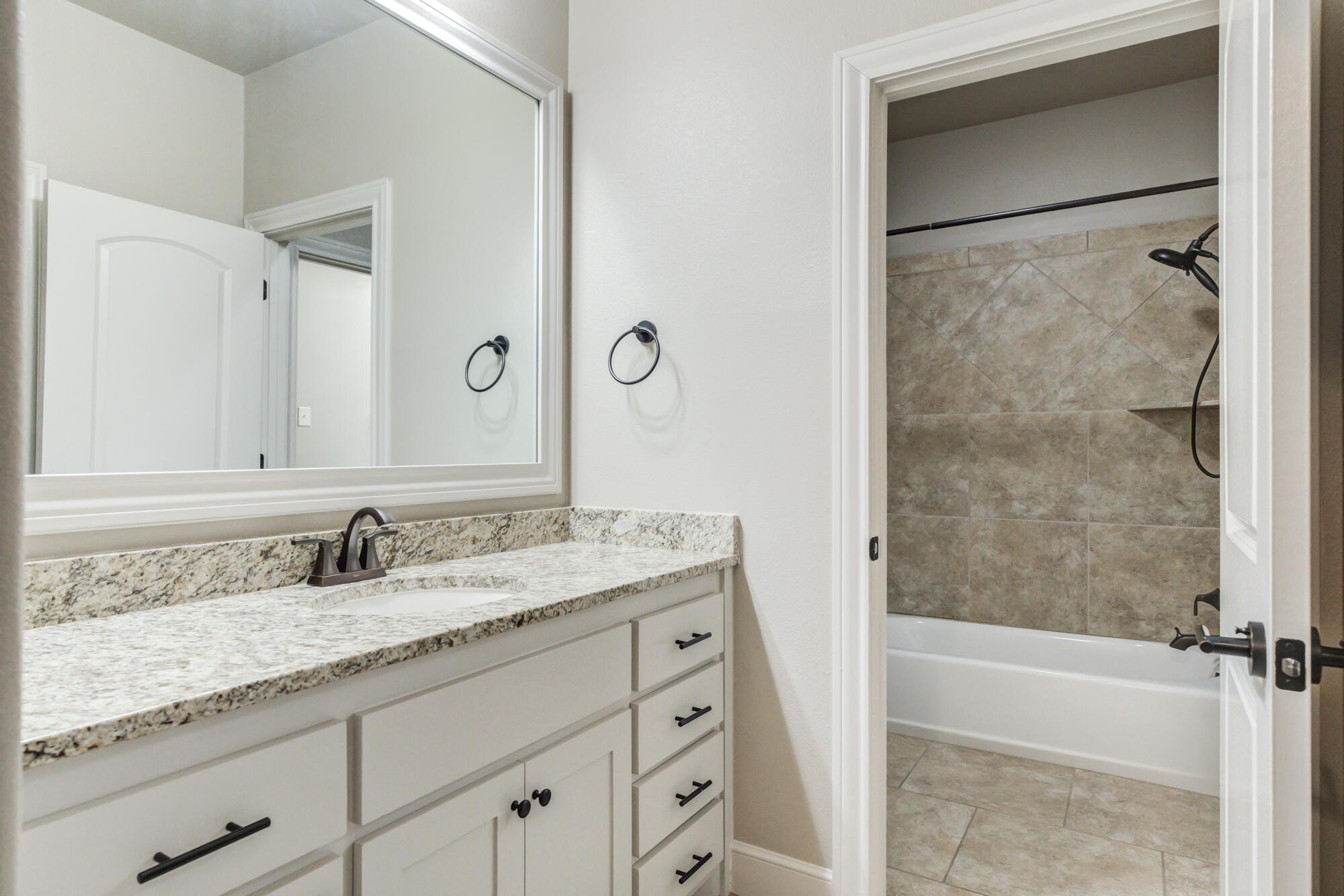 617 North 9th Street Wolfforth, TX 79382 - Photo 51 of 62 617-N-9th-St_Wolfforth-TX_45_Bathroom-3