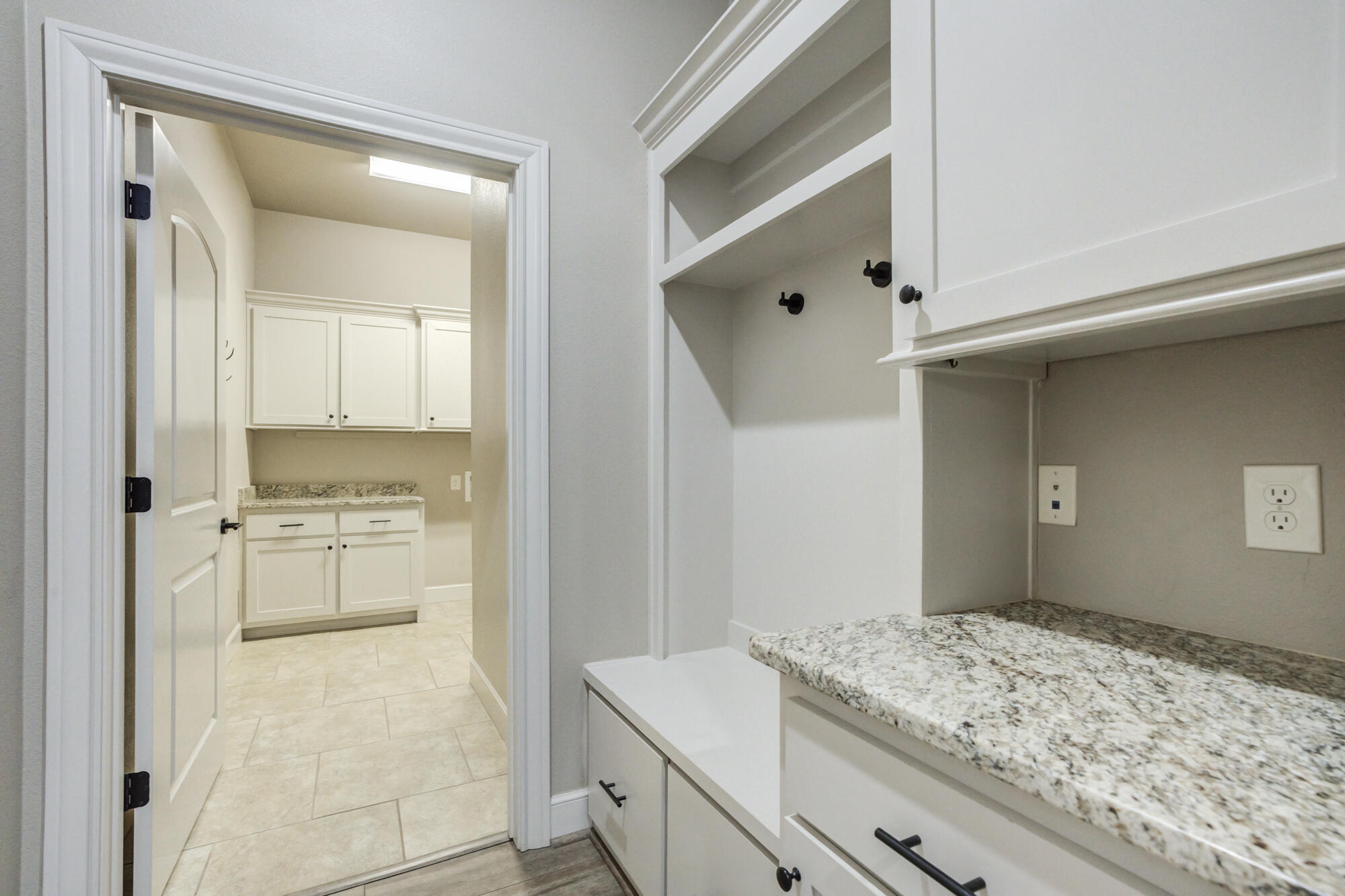 617 North 9th Street Wolfforth, TX 79382 - Photo 55 of 62 617-N-9th-St_Wolfforth-TX_28_Mudroom