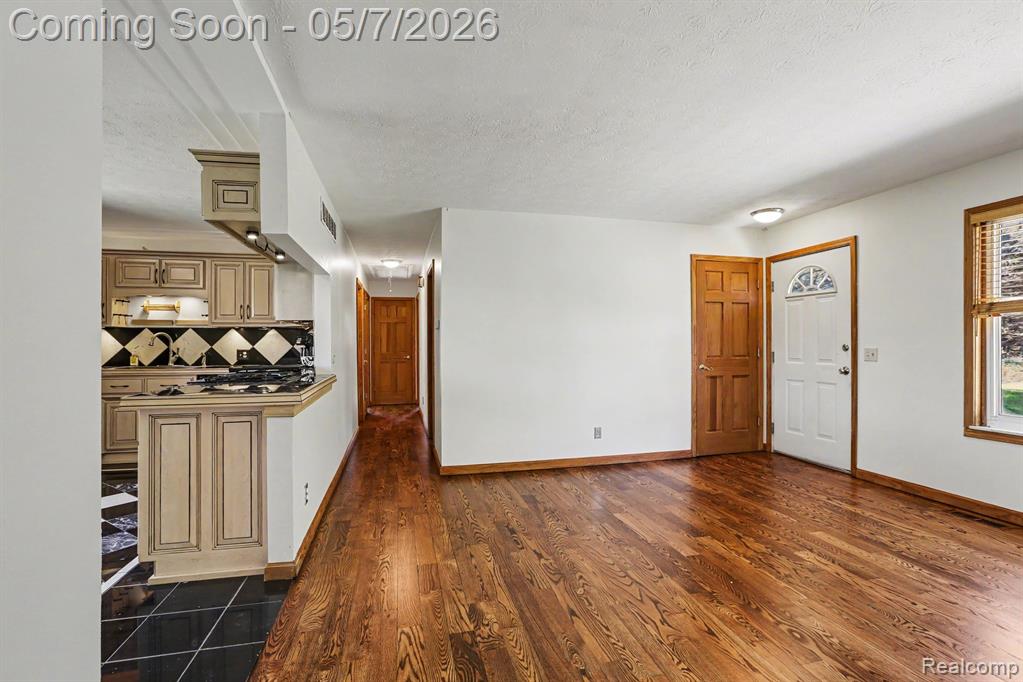 1405 Swarthout Road Pinckney, MI 48169 - Photo 5 of 31