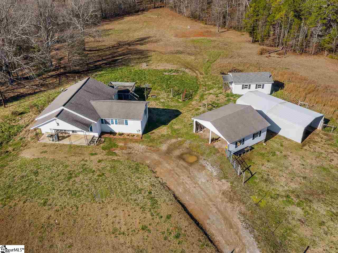 802 Buddy Knight Road Ware Shoals, SC 29692 - Photo 3 of 27