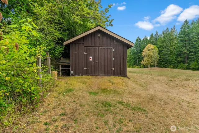 a view of a garden with plants