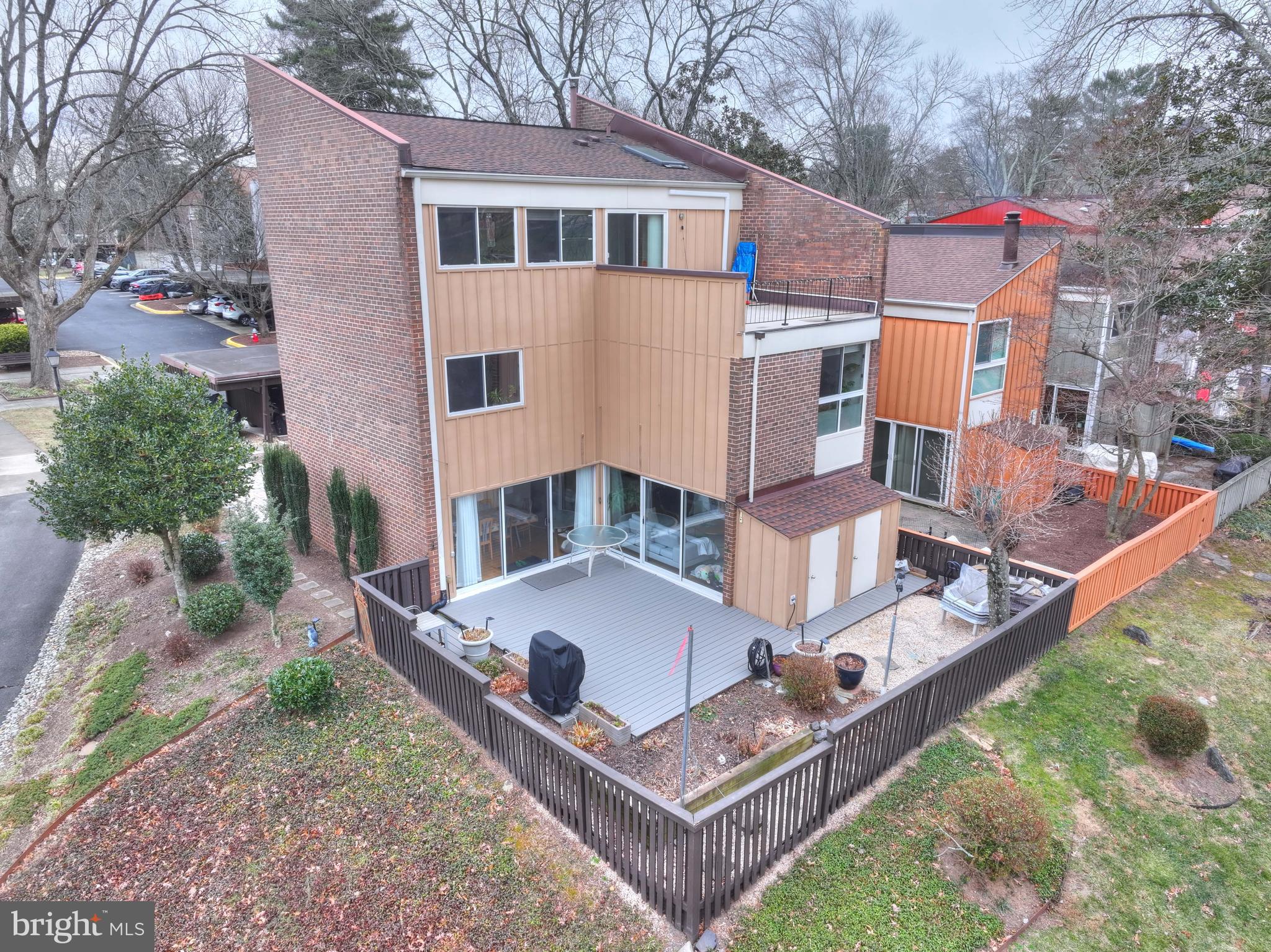11460 Links Drive Reston, VA 20190 - Photo 4 of 8 New deck overlooks golf course