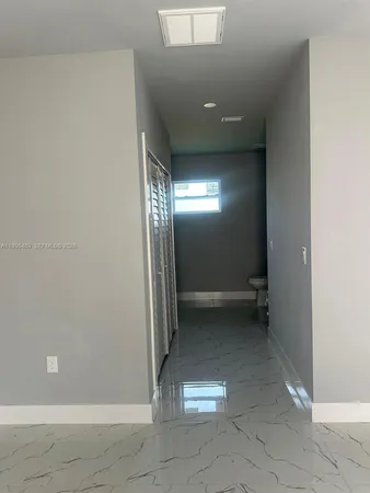 a view of a livingroom with closet