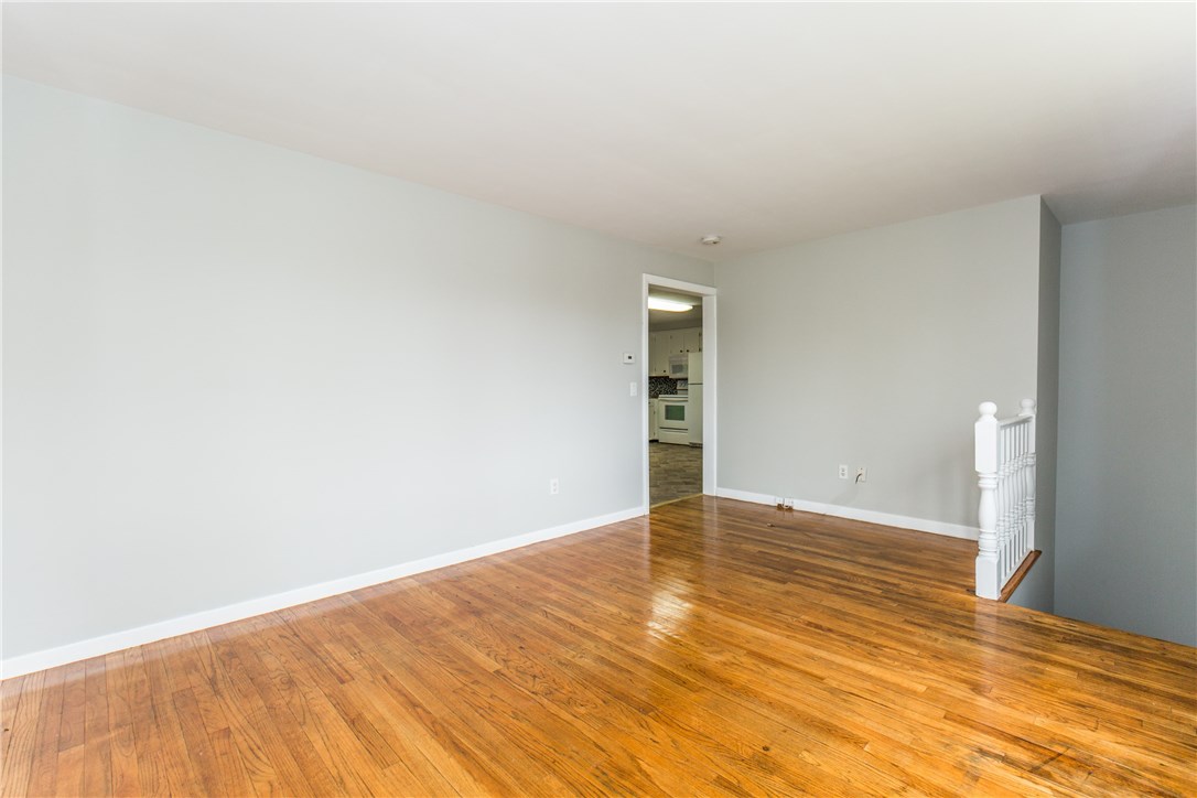 174 Blackrock Road Coventry, RI 02816 - Photo 4 of 21 Living Room