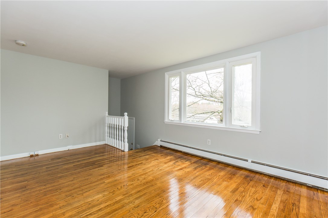 174 Blackrock Road Coventry, RI 02816 - Photo 5 of 21 Living Room
