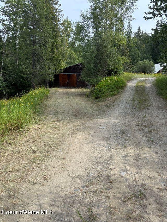 1456 Mountain Meadows Road Naples, ID 83847 - Photo 7 of 20 Drivew