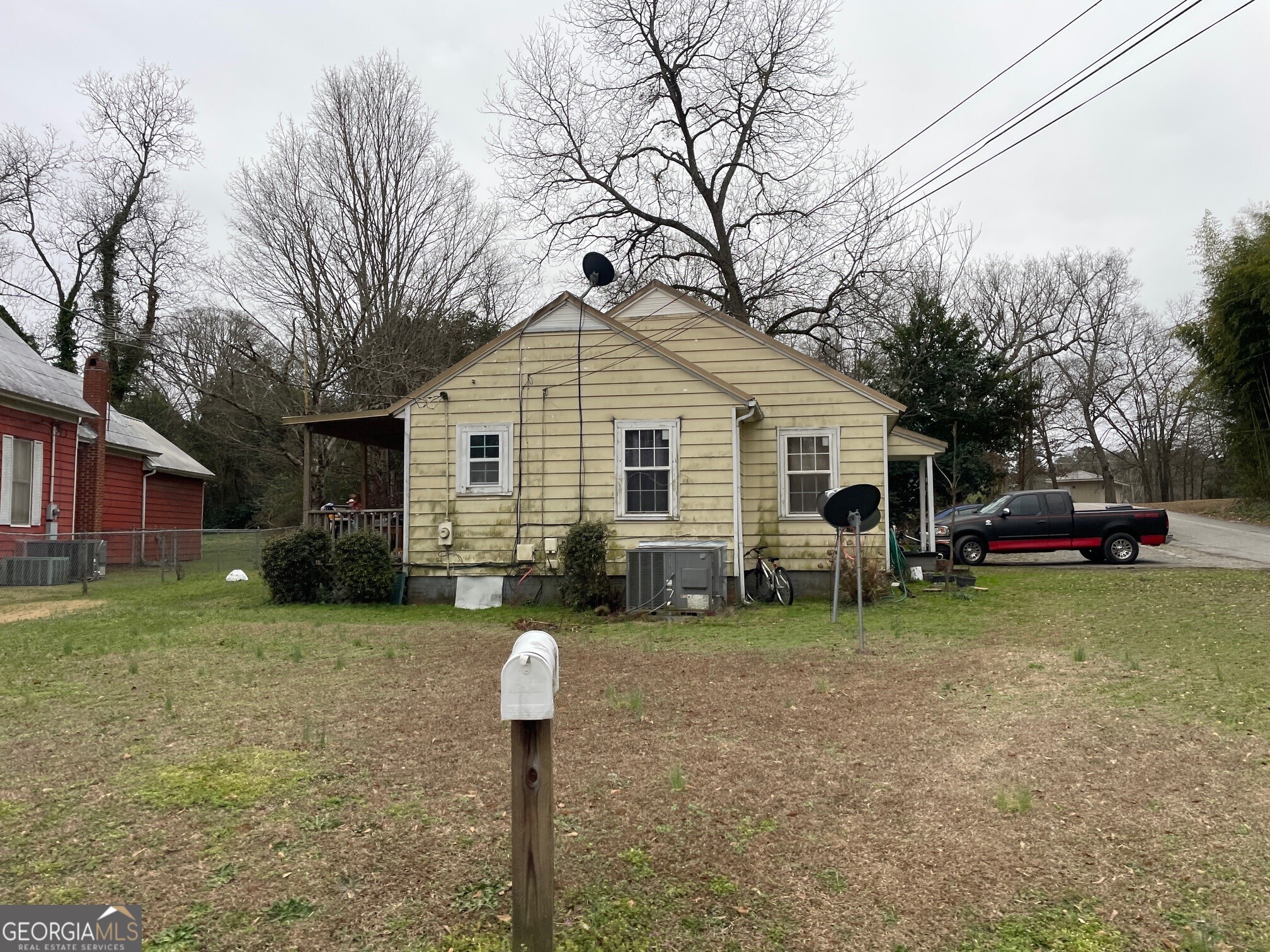 184 North Harkness Street Jackson, GA 30233 - Photo 2 of 3