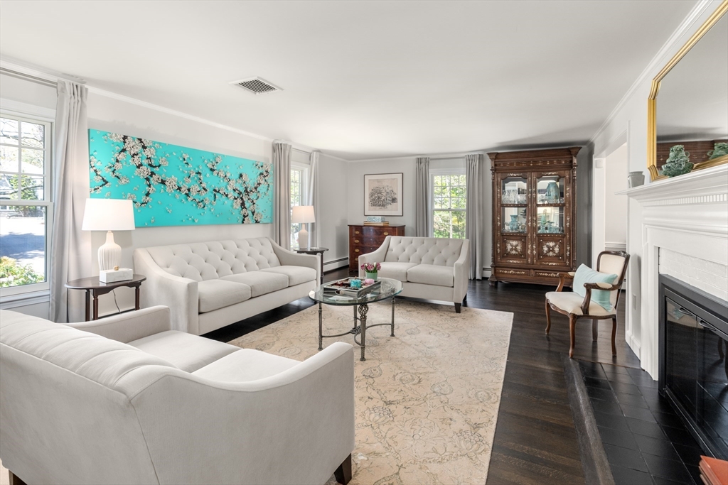 69 Royalston Road Wellesley, MA 02481 - Photo 7 of 31