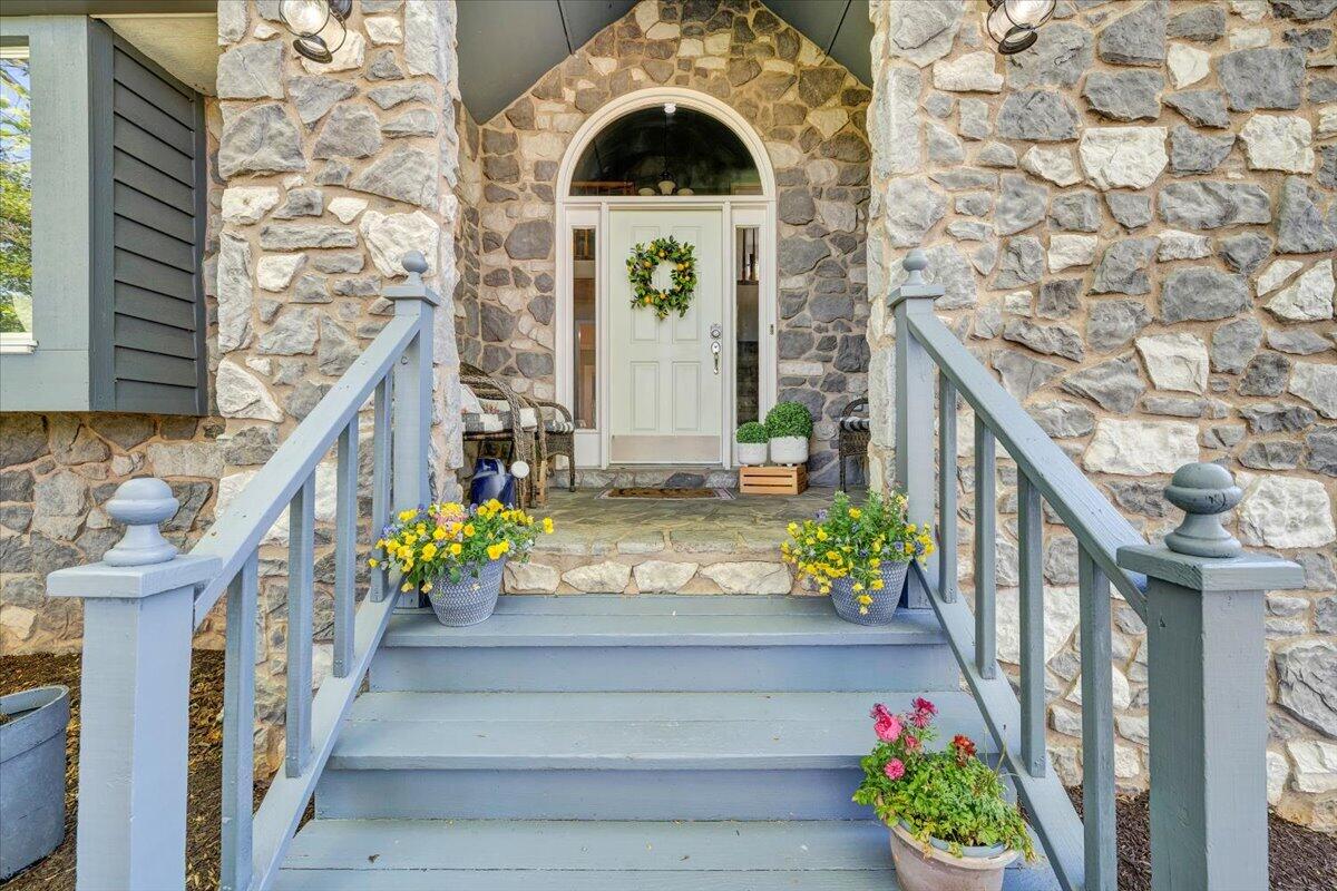 662 Stayman Road Roanoke, VA 24019 - Photo 4 of 81 04-MIB09969