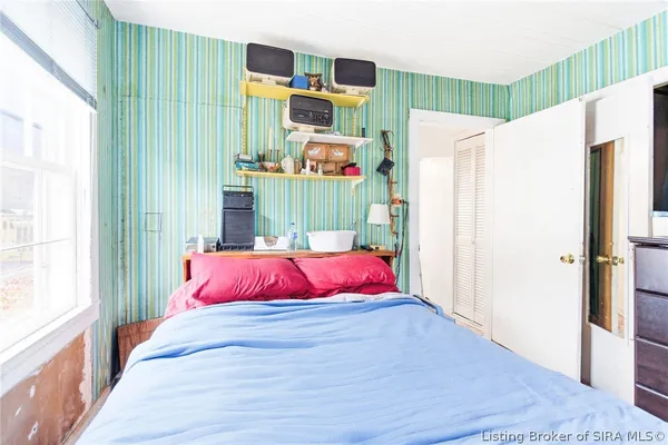 $195,000 | 128 Powder House Lane, New Albany, IN 47150