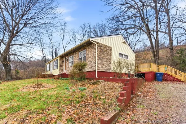 $195,000 | 128 Powder House Lane, New Albany, IN 47150