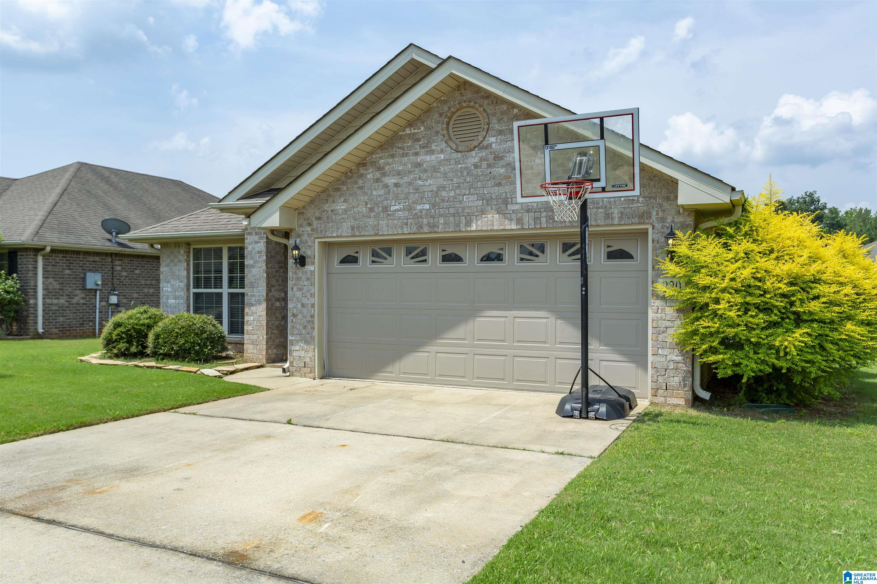 220 Makena Way Alabaster, AL 35007 - Photo 2 of 44