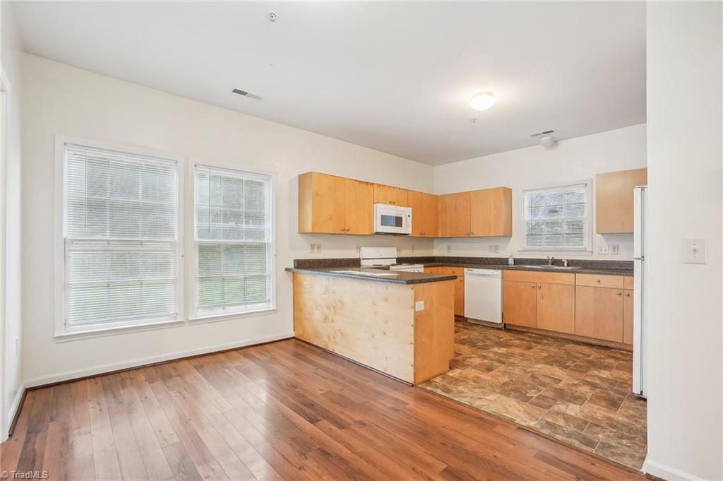 17 Willowside Circle Greensboro, NC 27401 - Photo 7 of 18