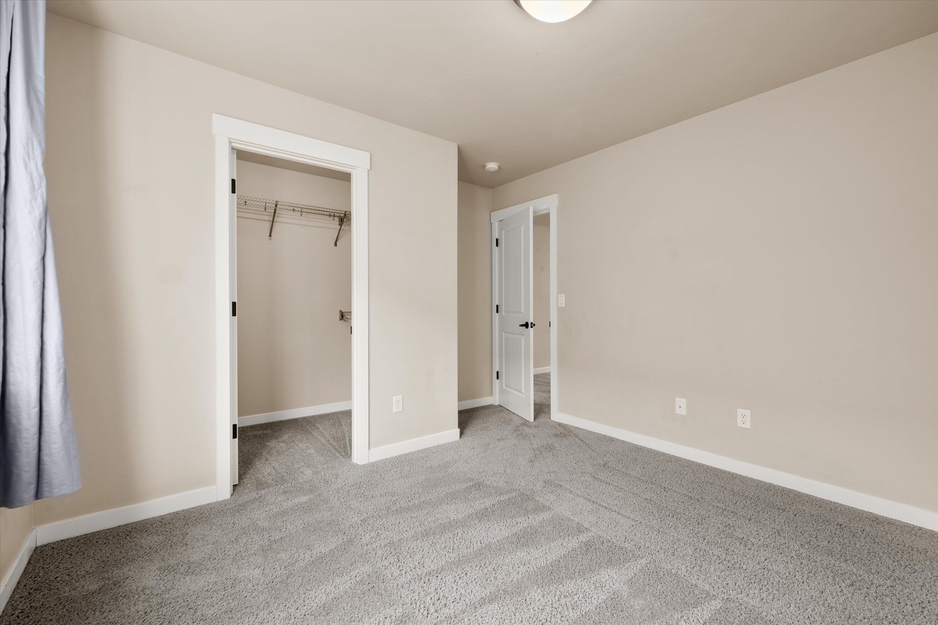 20909 Sotra Loop Bend, OR 97702 - Photo 19 of 38 Walk-in closet