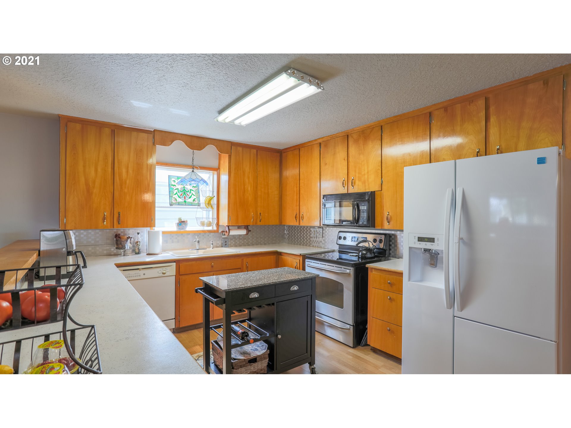1790 Thompson Road Woodburn, OR 97071 - Photo 12 of 27 Gallery Image 12
