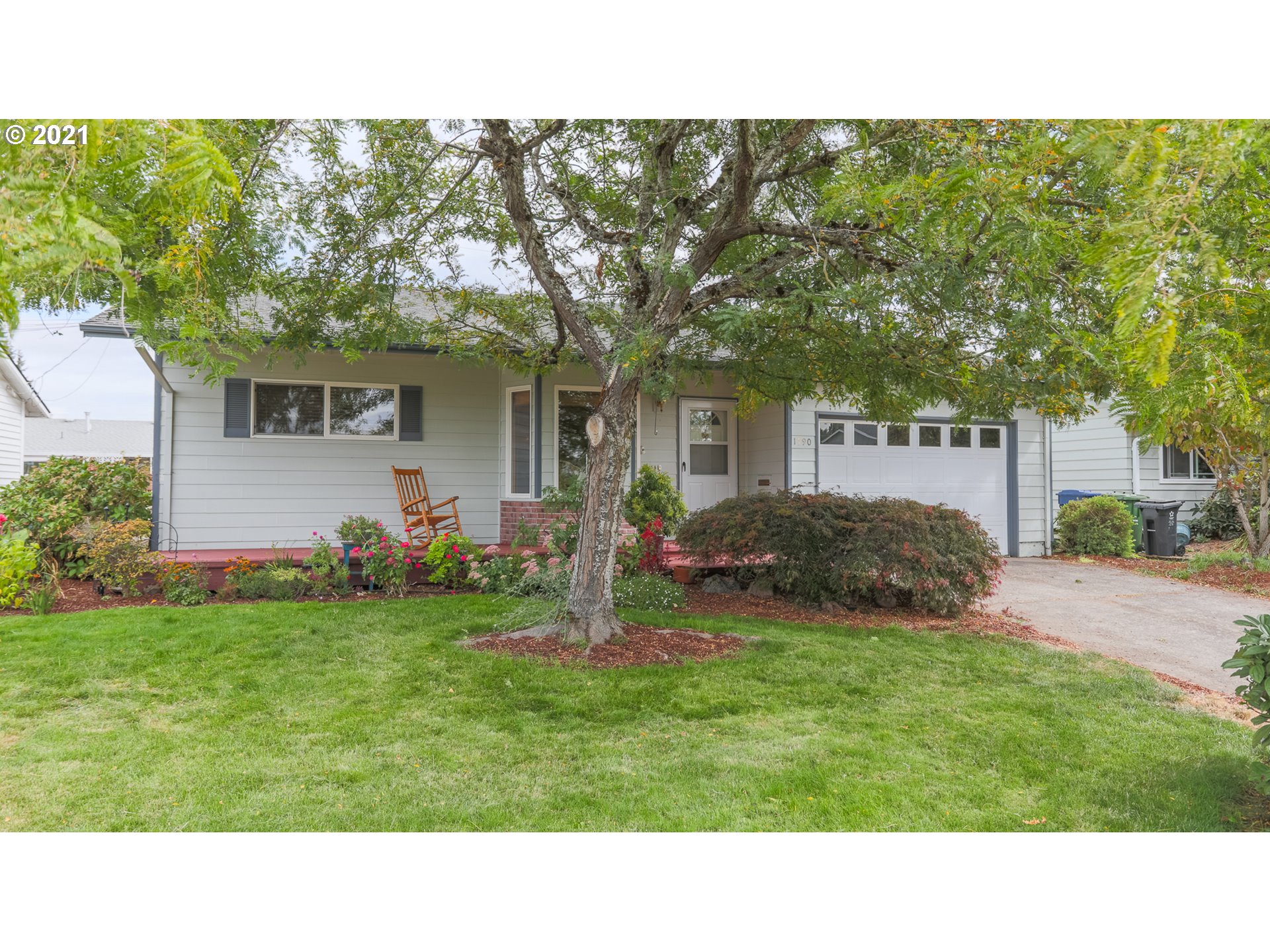 1790 Thompson Road Woodburn, OR 97071 - Photo 3 of 27 Gallery Image 3