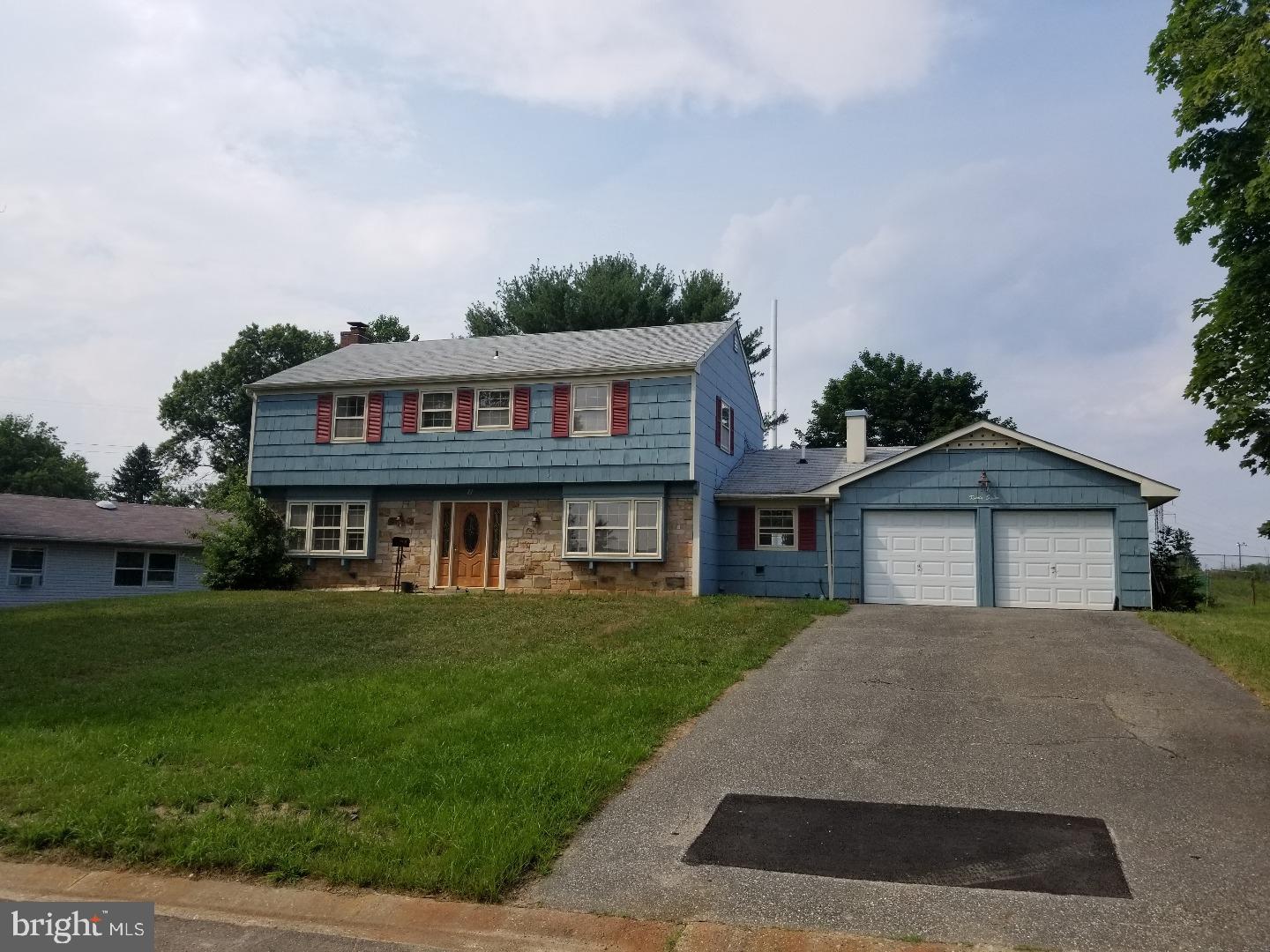 27 Crescent Road Willingboro, NJ 08046 - Photo 1 of 8 Exterior Front