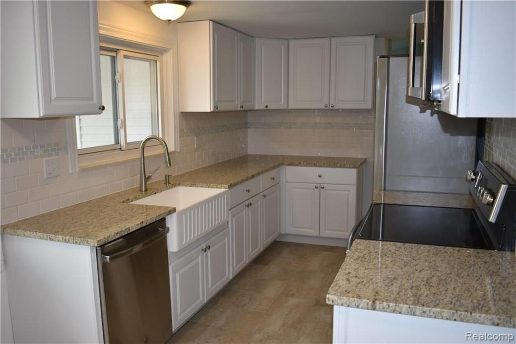 38 Bellarmine Drive Rochester, MI 48309 - Photo 4 of 22