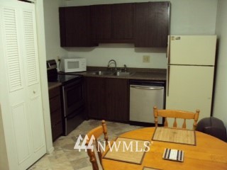 4308 Northeast Sunset Boulevard, Unit C7 Renton, WA 98059 - Photo 6 of 14 Gallery Image 6