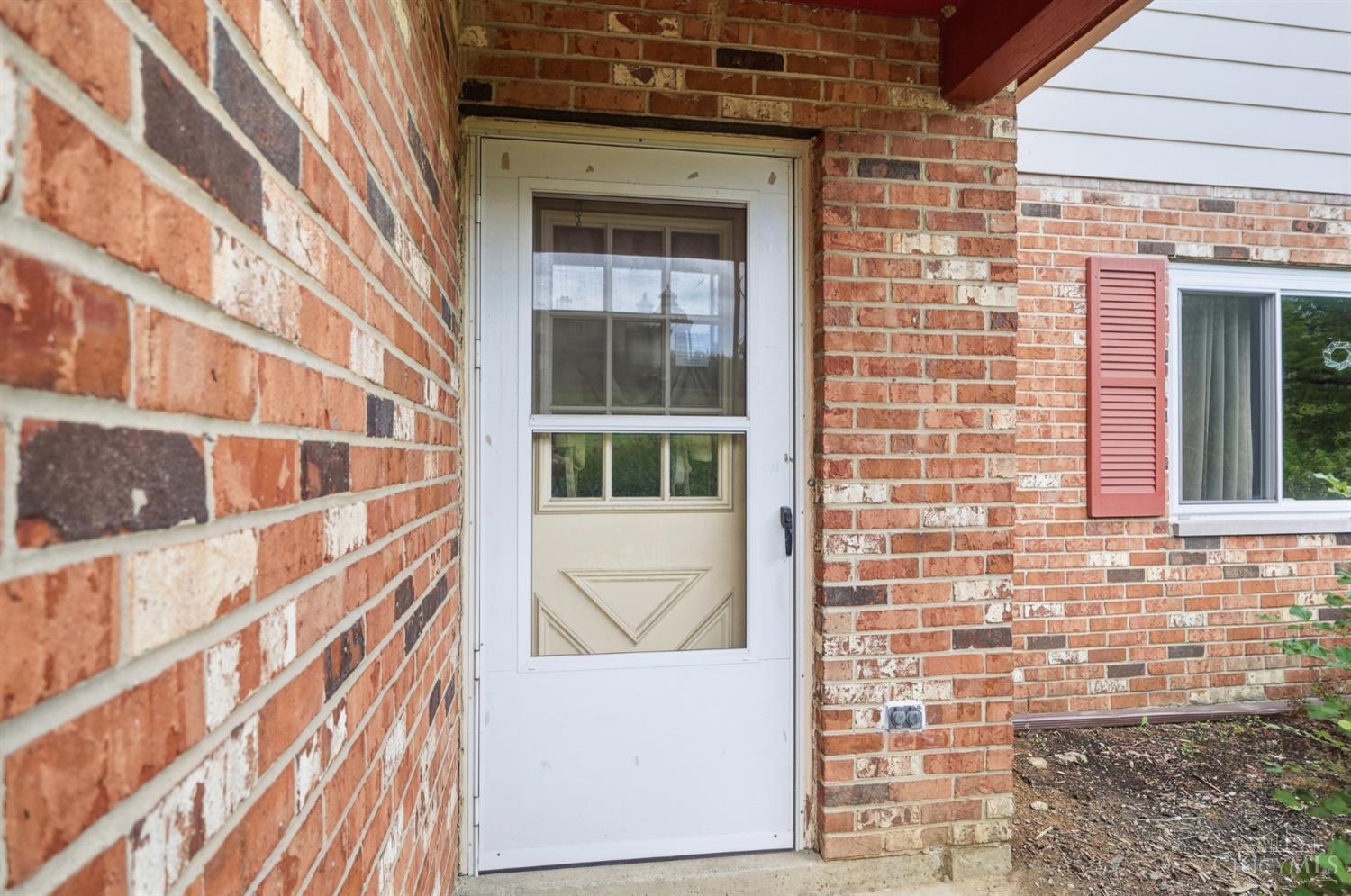 4455 Cloverhill Terrace Cincinnati, OH 45238 - Photo 8 of 78