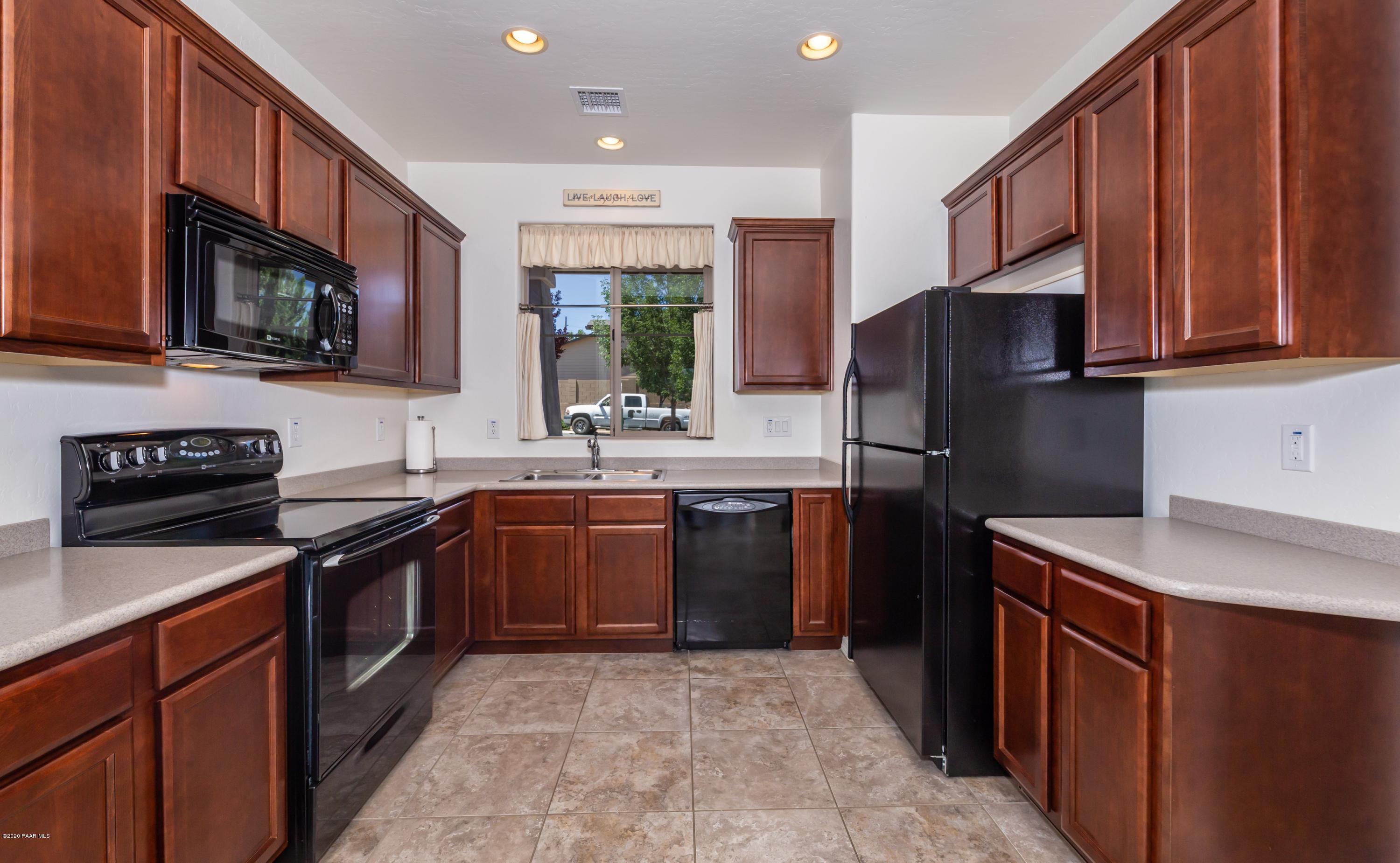 1133 Half Hitch Road Prescott Valley, AZ 86314 - Photo 8 of 42 009_Kitchen