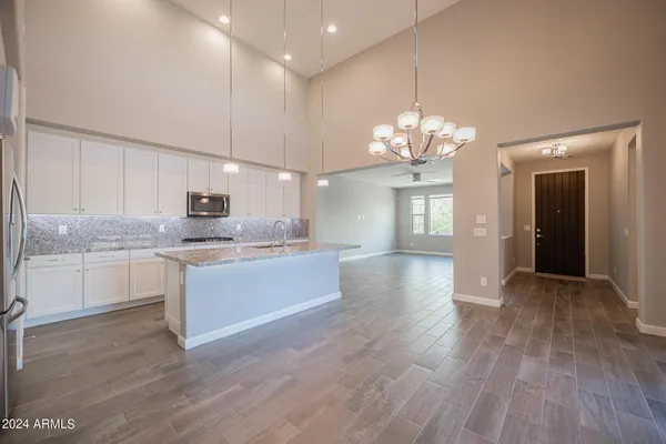 $3,175 | 10046 East Bell Road, Scottsdale, AZ 85260