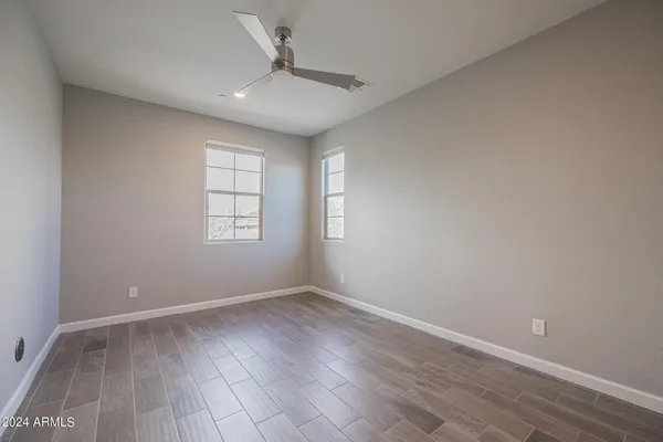 $3,175 | 10046 East Bell Road, Scottsdale, AZ 85260