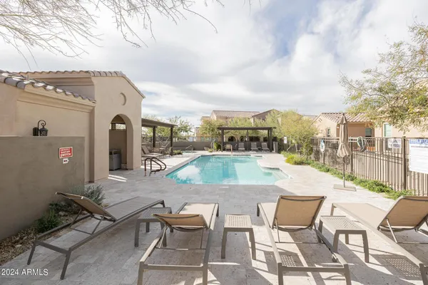 $3,175 | 10046 East Bell Road, Scottsdale, AZ 85260
