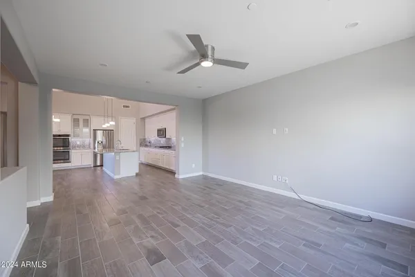 $3,175 | 10046 East Bell Road, Scottsdale, AZ 85260