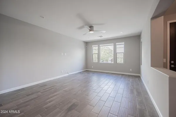 $3,175 | 10046 East Bell Road, Scottsdale, AZ 85260