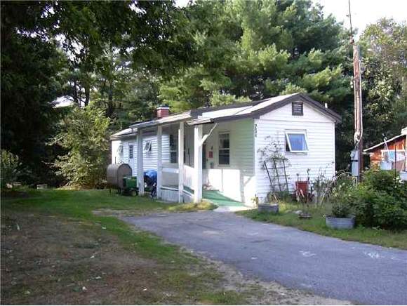 264 Pinewood Road Allenstown, NH 03275 - Photo 1 of 4