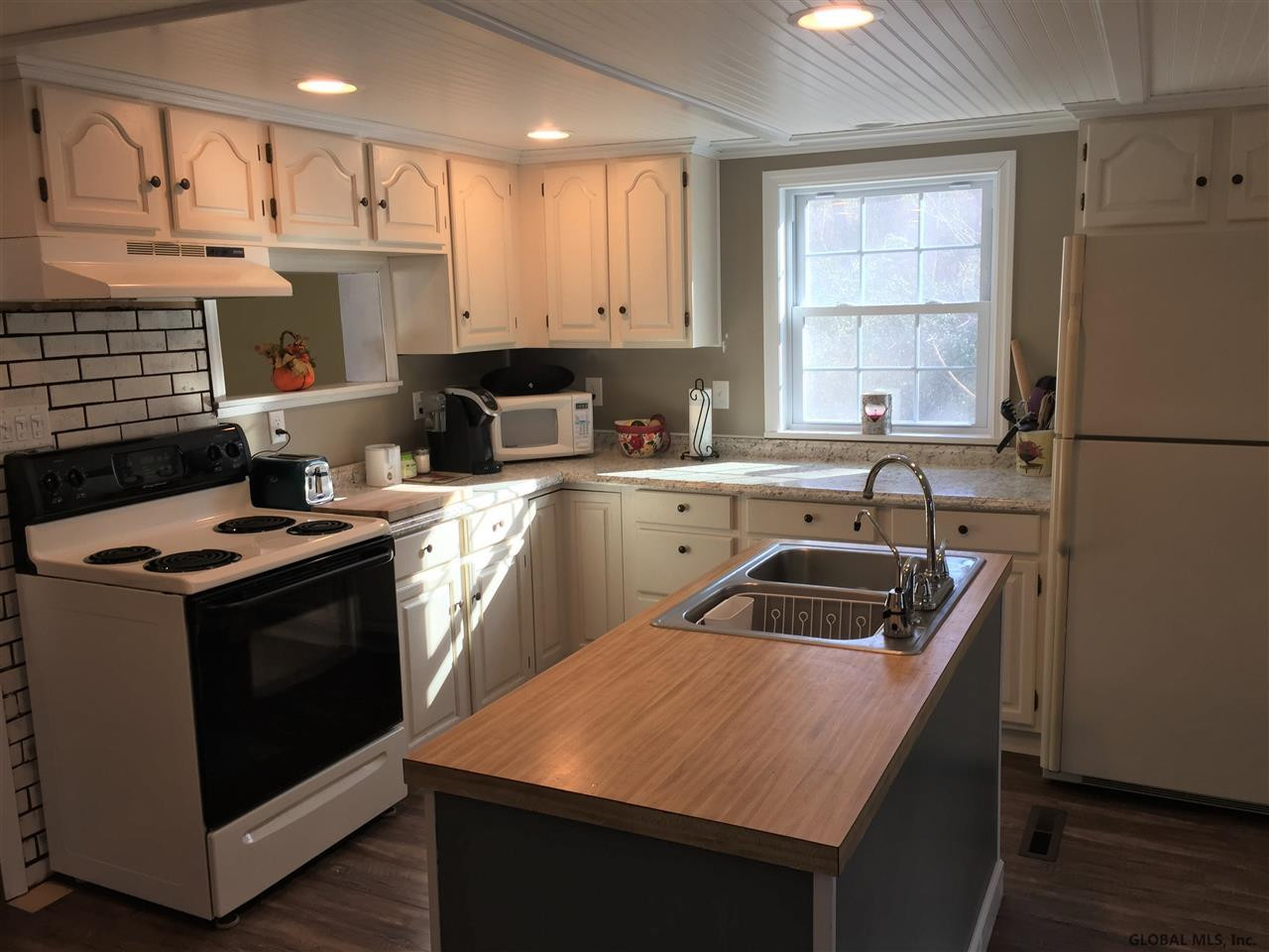 282 East Gregg Road Rotterdam, NY 12306 - Photo 11 of 25 Photo 11
