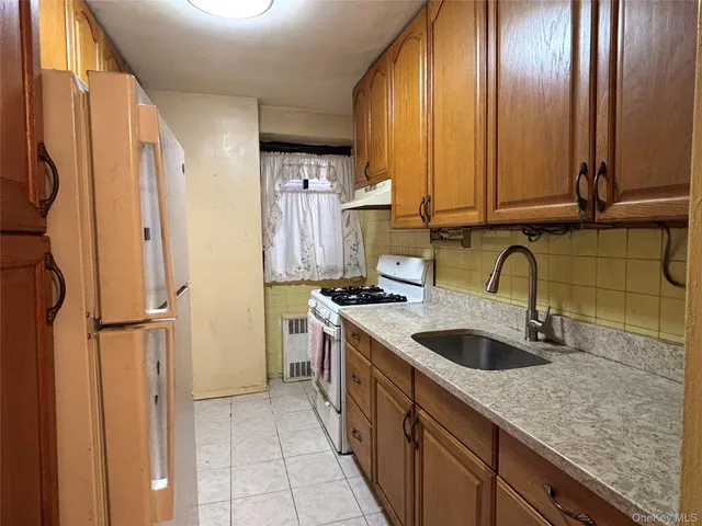 $168,000 | 202-35 Foothill Avenue, Unit A21 | Holliswood